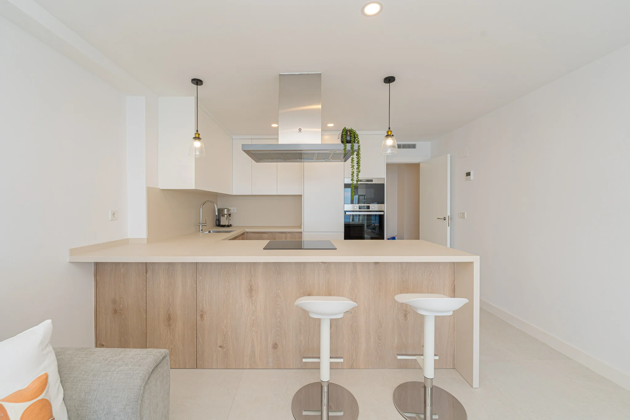 Isla de cocina integrada en la zona de día de Benipark