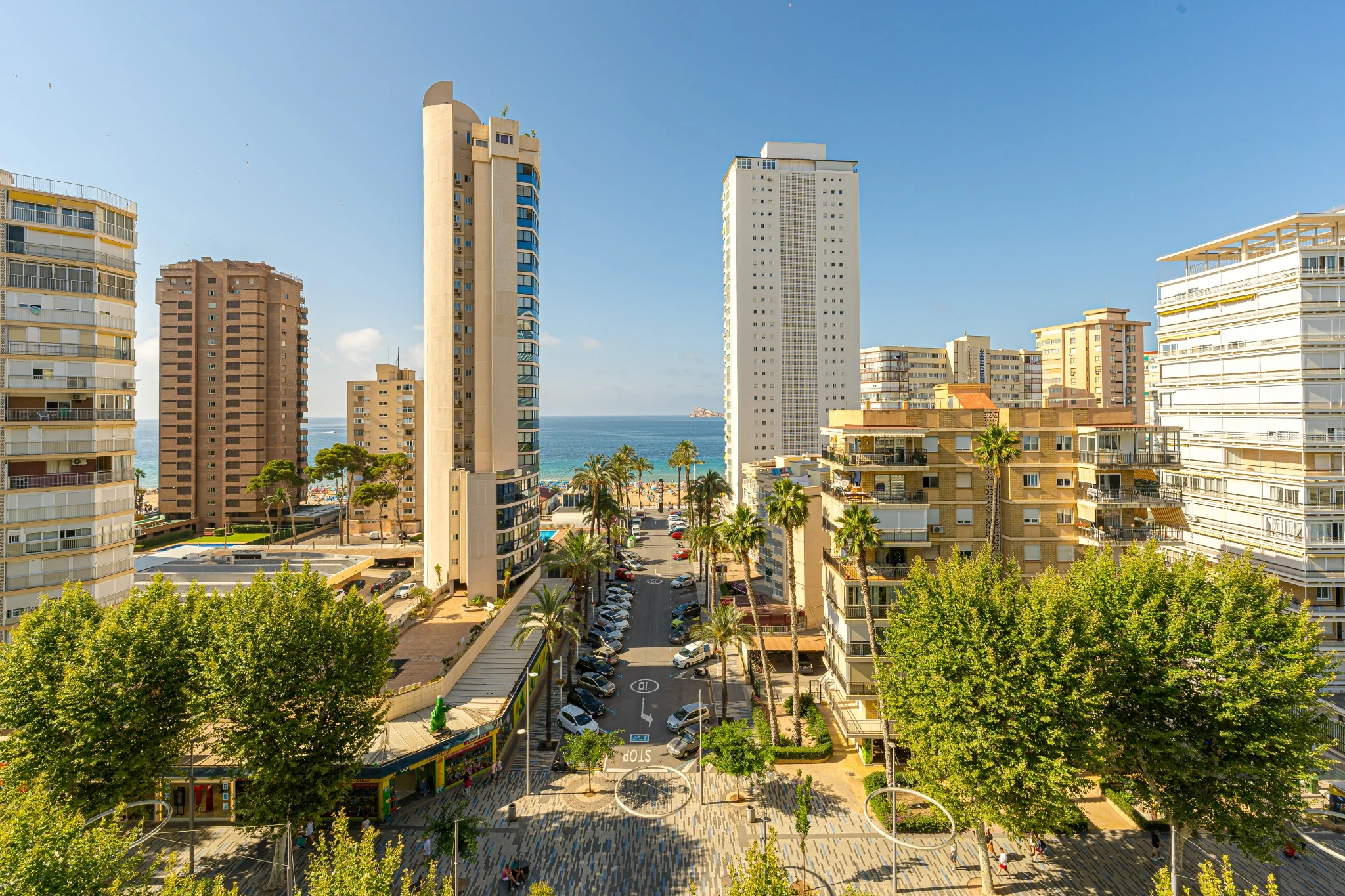 Vistas y contexto urbano desde la vivienda Frontalmar